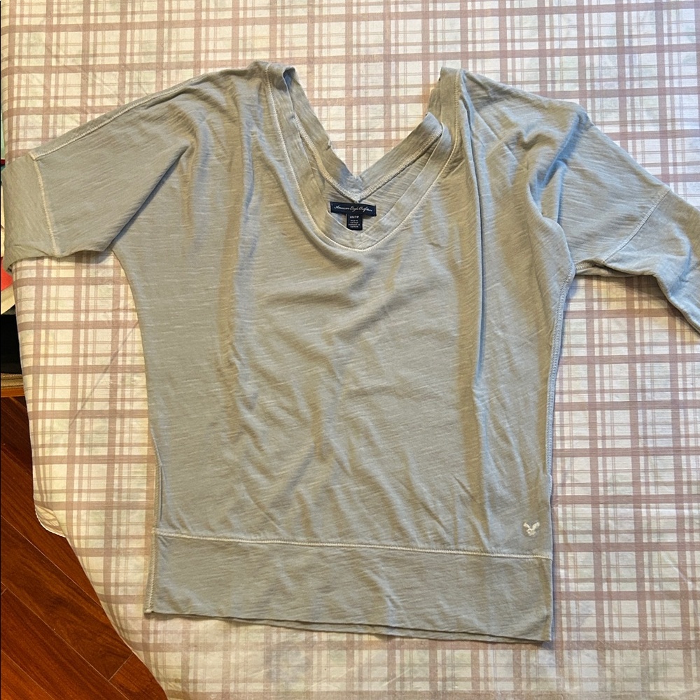 ❗️2 for $8 - American Eagle Outfitters Light Green V-Neck Blouse